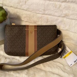 ✨🆕✨Brand New Michael Kors Fanny Pack
